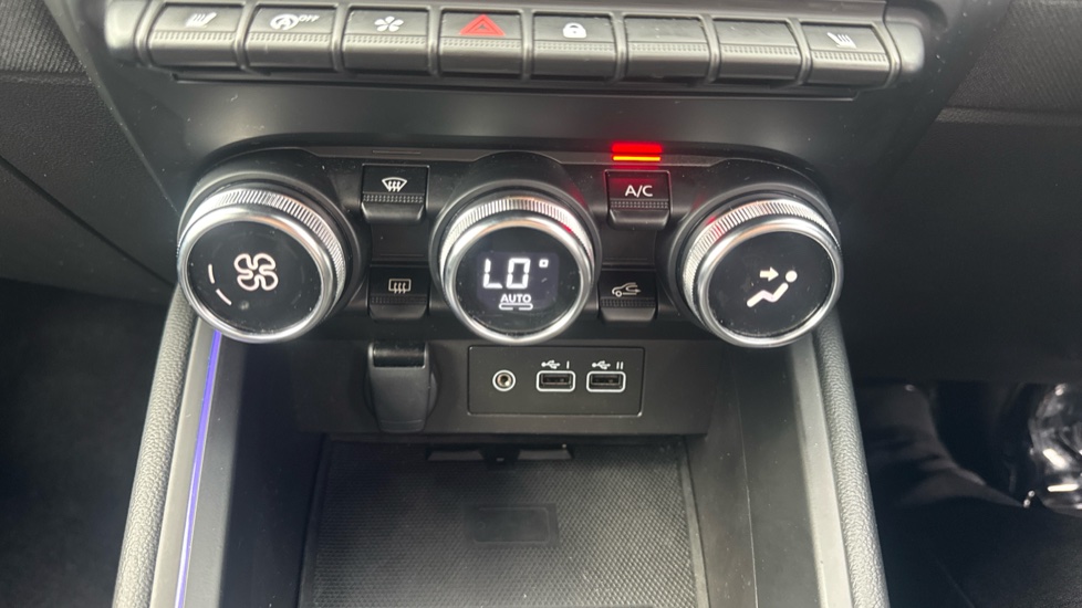 Renault Clio 1.0 TCe 90 Esprit Alpine 5dr Petrol Hatchback - Image 42