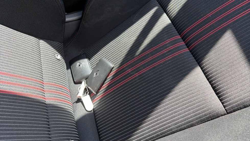 Renault Clio 1.0 TCe 90 RS Line 5dr Petrol Hatchback - Image 20