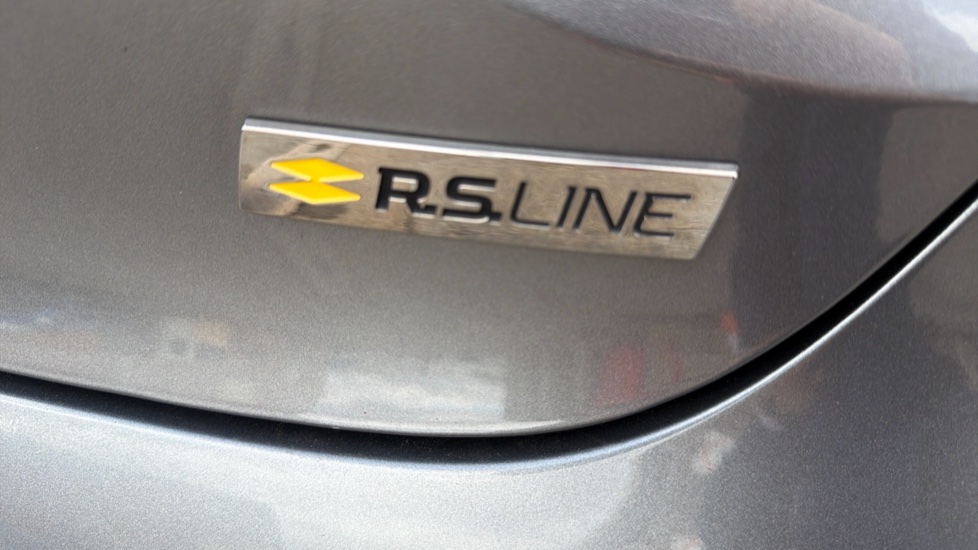 Renault Clio 1.0 TCe 90 RS Line 5dr Petrol Hatchback - Image 30