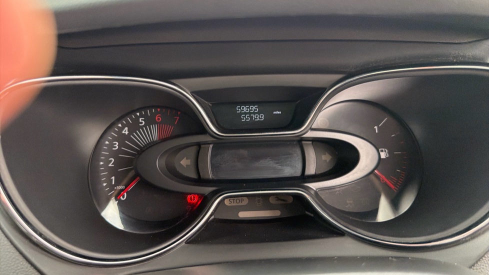 Renault Captur 0.9 TCE 90 Signature Nav 5dr Petrol Hatchback - Image 18