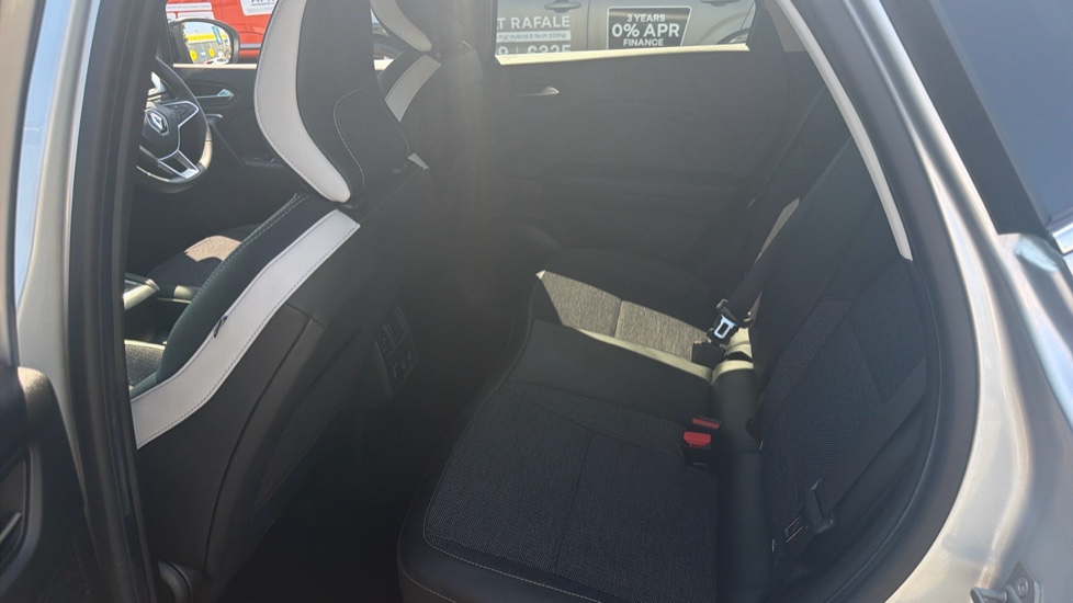 Renault Captur 1.6 E-Tech full hybrid 145 Techno 5dr Auto Hybrid Hatchback - Image 16
