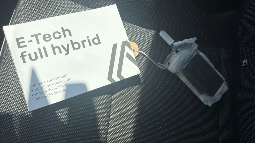 Renault Captur 1.6 E-Tech full hybrid 145 Techno 5dr Auto Hybrid Hatchback - Image 19