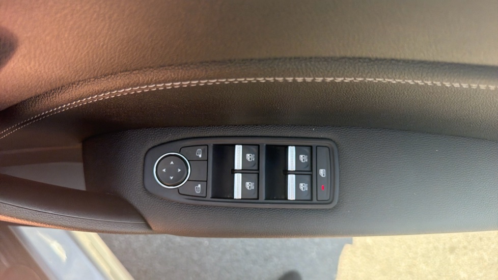 Renault Captur 1.6 E-Tech full hybrid 145 Techno 5dr Auto Hybrid Hatchback - Image 22