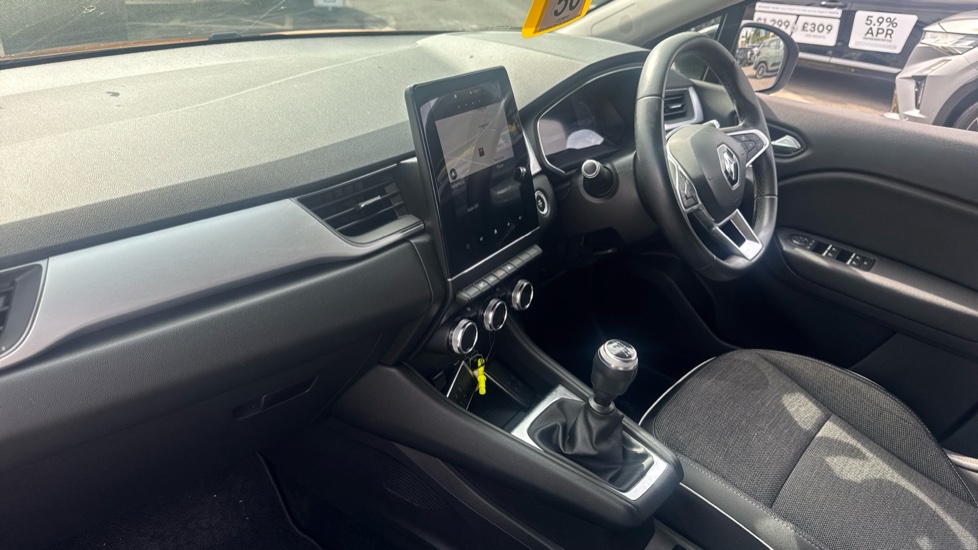 Renault Captur 1.3 TCE 130 S Edition 5dr Petrol Hatchback - Image 9