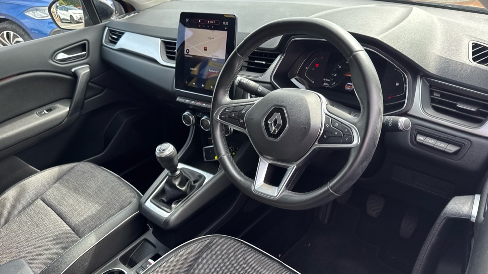 Renault Captur 1.3 TCE 130 S Edition 5dr Petrol Hatchback - Image 11
