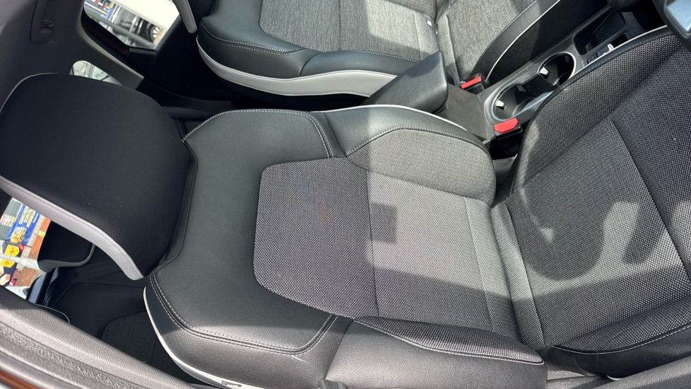 Renault Captur 1.3 TCE 130 S Edition 5dr Petrol Hatchback - Image 30