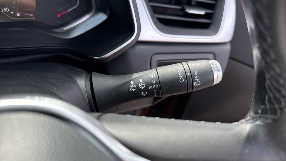 Renault Captur 1.3 TCE 130 S Edition 5dr Petrol Hatchback - Image 37
