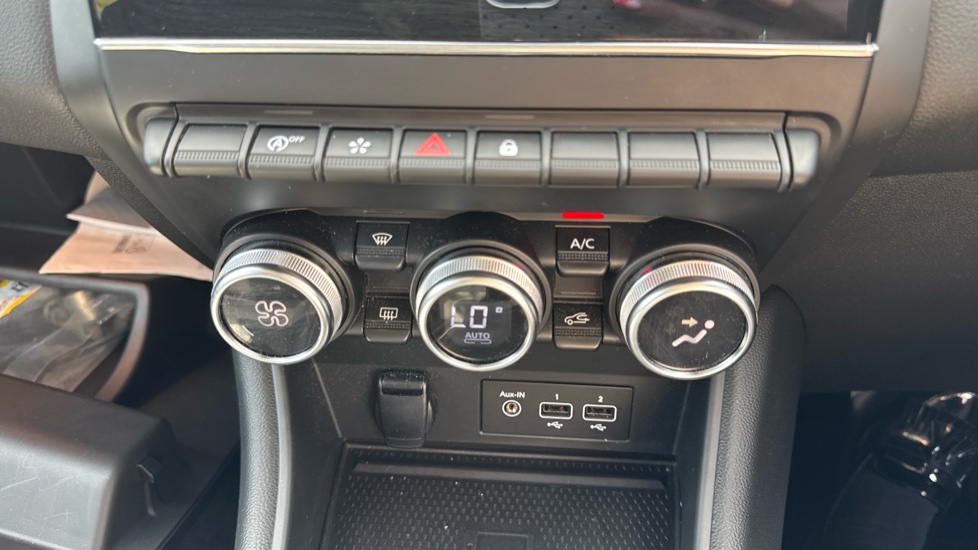Renault Captur 1.3 TCE 130 S Edition 5dr Petrol Hatchback - Image 42
