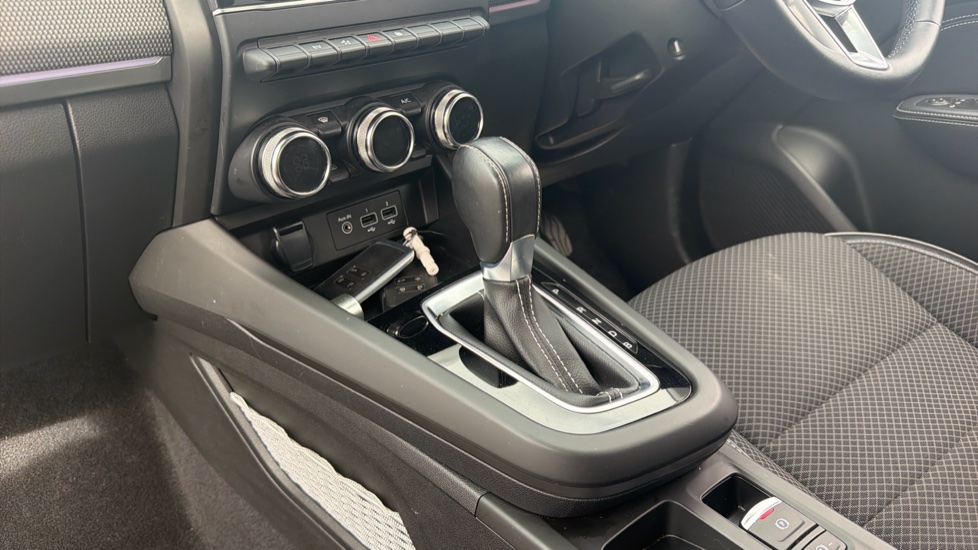 Renault Arkana 1.6 E-Tech full hybrid 145 Techno 5dr Auto Hybrid Estate - Image 13