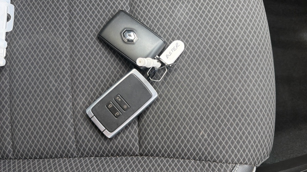 Renault Arkana 1.6 E-Tech full hybrid 145 Techno 5dr Auto Hybrid Estate - Image 20