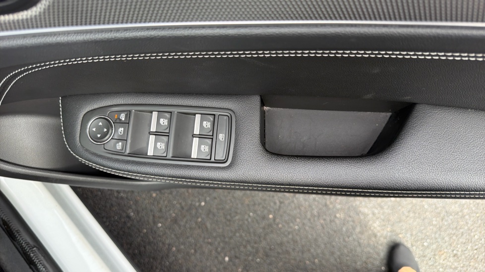 Renault Arkana 1.6 E-Tech full hybrid 145 Techno 5dr Auto Hybrid Estate - Image 21
