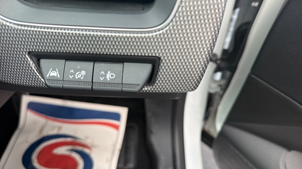 Renault Arkana 1.6 E-Tech full hybrid 145 Techno 5dr Auto Hybrid Estate - Image 23