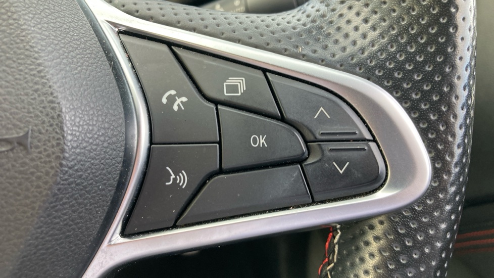 Renault Arkana 1.6 E-TECH Hybrid 145 R.S. Line 5dr Auto Hybrid Estate - Image 29