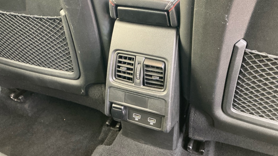 Renault Arkana 1.6 E-TECH Hybrid 145 R.S. Line 5dr Auto Hybrid Estate - Image 37
