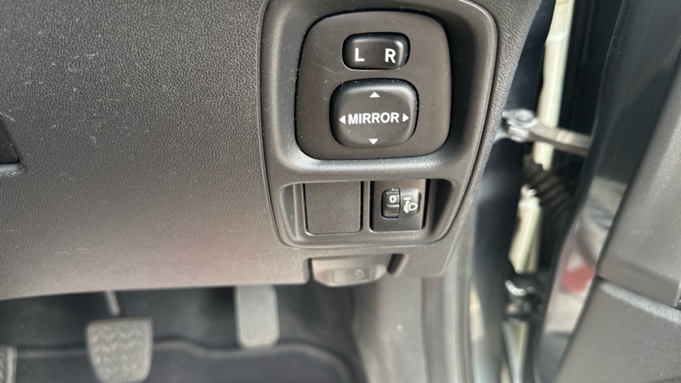 Citroen C1 1.0 VTi 72 Flair 5dr Petrol Hatchback - Image 22