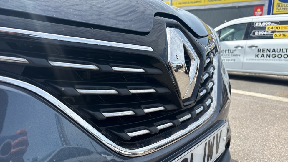 Renault Kadjar 1.3 TCE S Edition 5dr Petrol Hatchback - Image 27