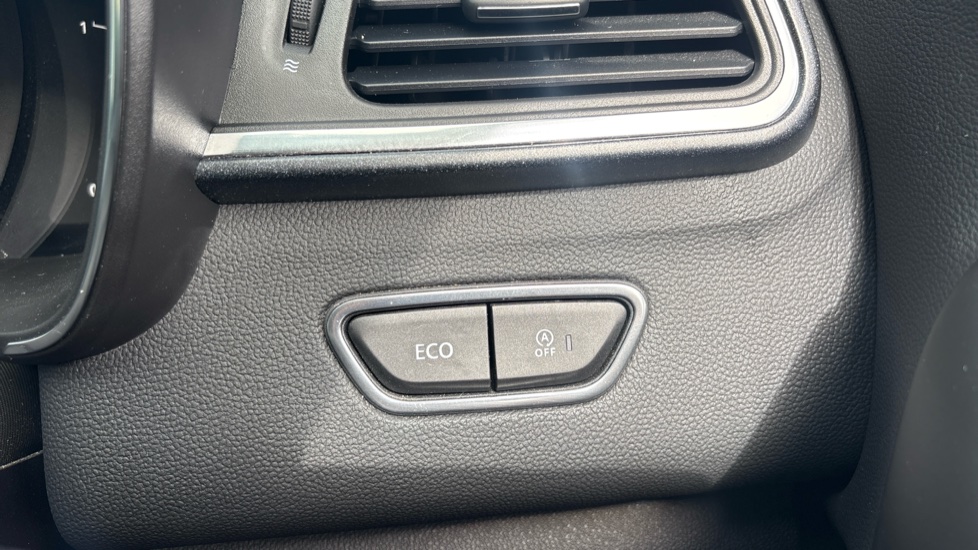 Renault Kadjar 1.3 TCE S Edition 5dr Petrol Hatchback - Image 32