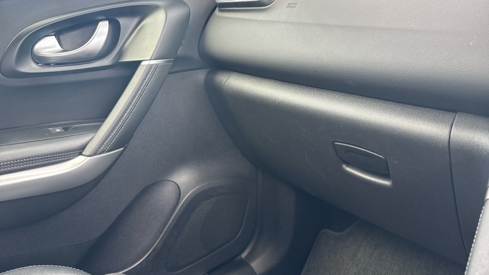 Renault Kadjar 1.3 TCE S Edition 5dr Petrol Hatchback - Image 36