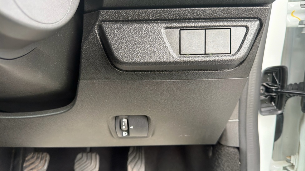 Dacia Sandero Stepway 1.0 TCe Prestige 5dr Petrol Hatchback - Image 22