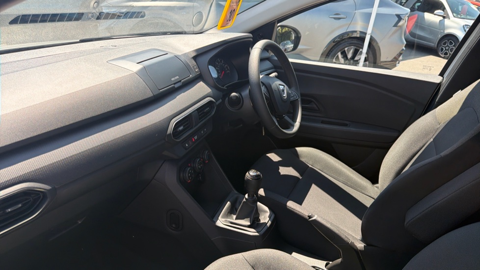 Dacia Sandero 1.0 TCe Essential 5dr Bi Fuel Hatchback - Image 9
