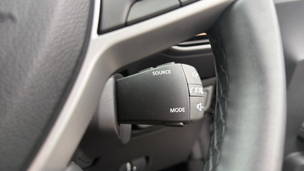 Dacia Sandero Stepway 1.0 TCe Extreme 5dr Petrol Hatchback - Image 31