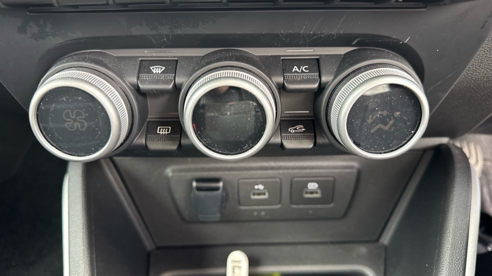 Dacia Duster 1.3 TCe 130 Journey 5dr Petrol Estate - Image 32