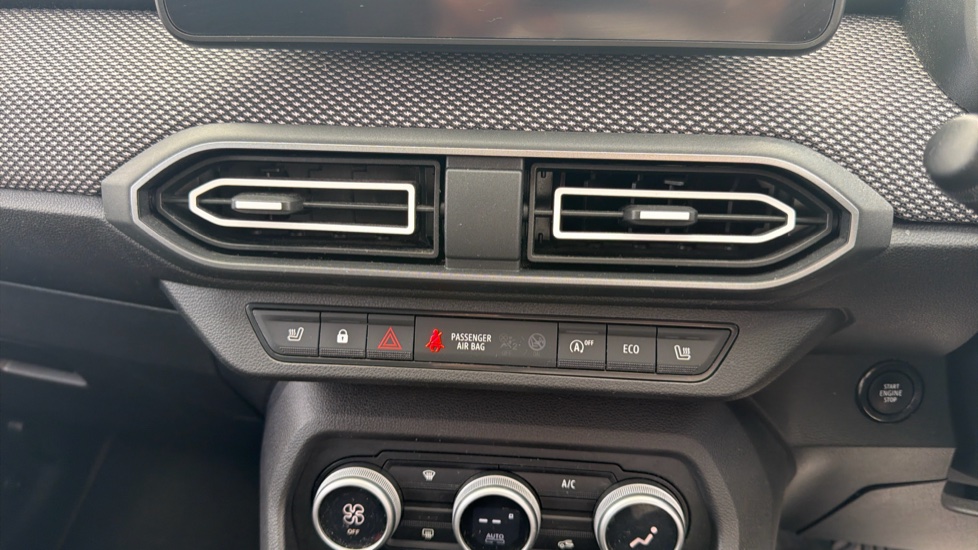Dacia Jogger 1.0 TCe Extreme SE 5dr Petrol Estate - Image 26