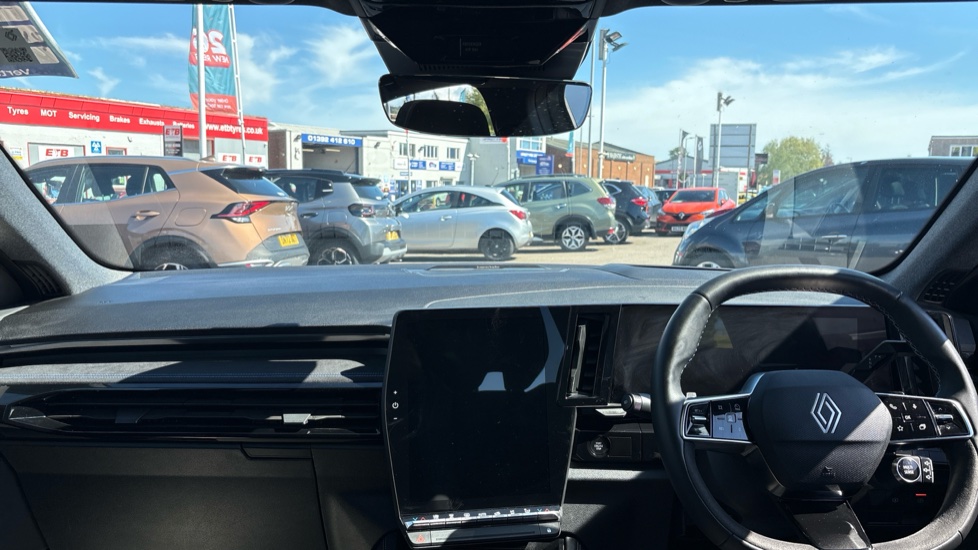 Renault Rafale E-Tech FHEV Iconic Esprit Alpine 5dr Auto 4C Hybrid Estate - Image 10