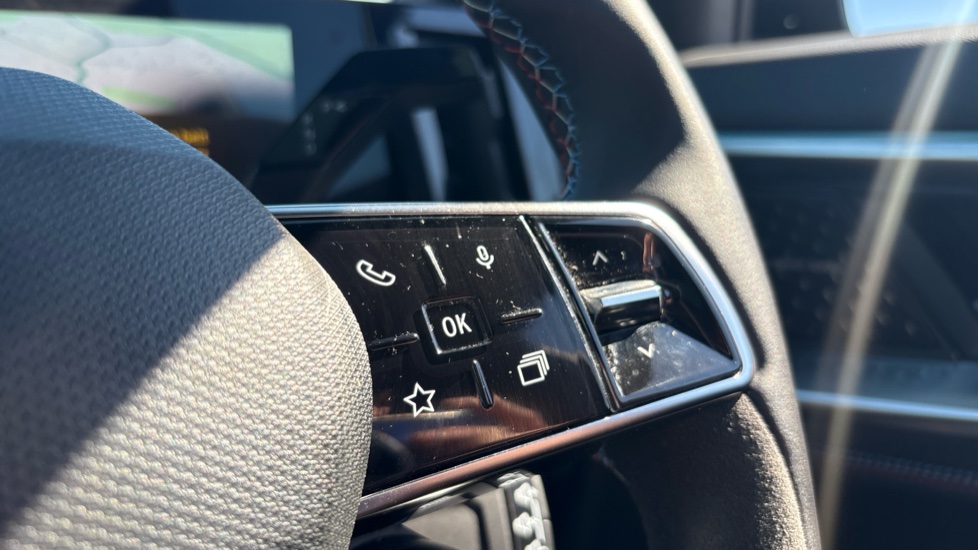 Renault Rafale E-Tech FHEV Iconic Esprit Alpine 5dr Auto 4C Hybrid Estate - Image 22
