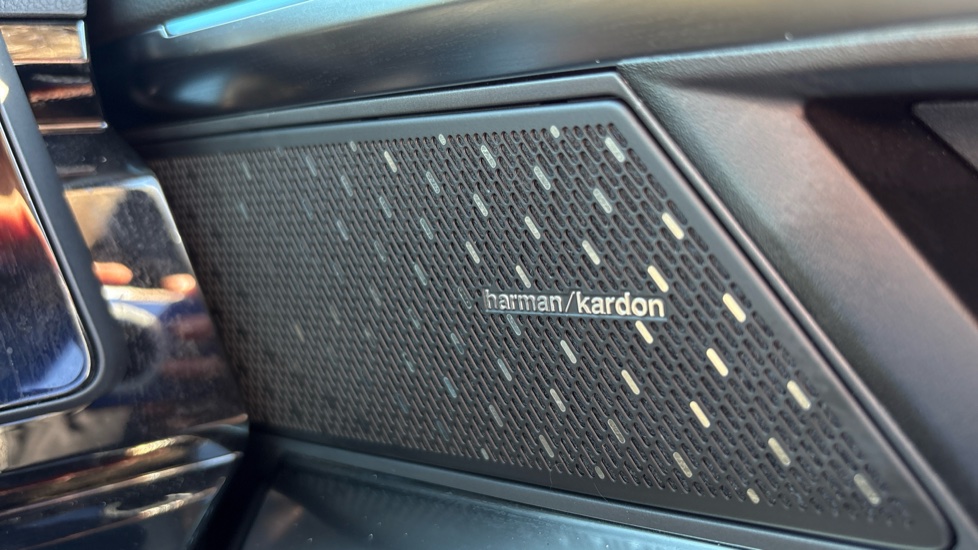 Renault Rafale E-Tech FHEV Iconic Esprit Alpine 5dr Auto 4C Hybrid Estate - Image 24