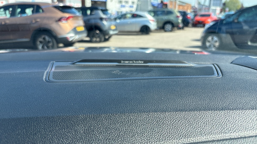 Renault Rafale E-Tech FHEV Iconic Esprit Alpine 5dr Auto 4C Hybrid Estate - Image 25