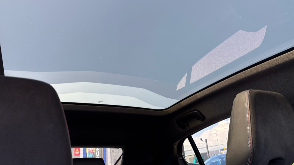 Renault Rafale E-Tech FHEV Iconic Esprit Alpine 5dr Auto 4C Hybrid Estate - Image 28