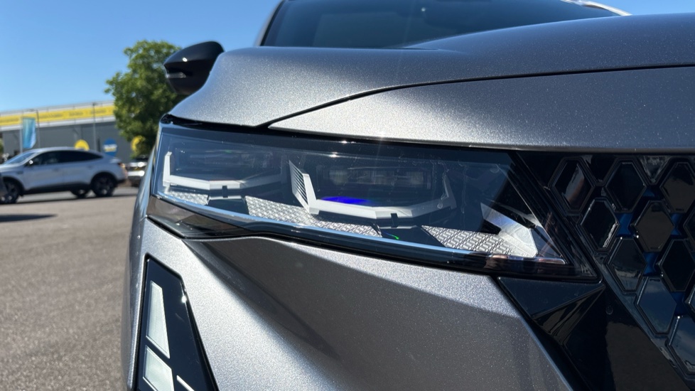 Renault Rafale E-Tech FHEV Iconic Esprit Alpine 5dr Auto 4C Hybrid Estate - Image 34