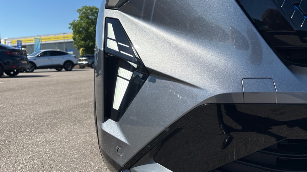 Renault Rafale E-Tech FHEV Iconic Esprit Alpine 5dr Auto 4C Hybrid Estate - Image 36