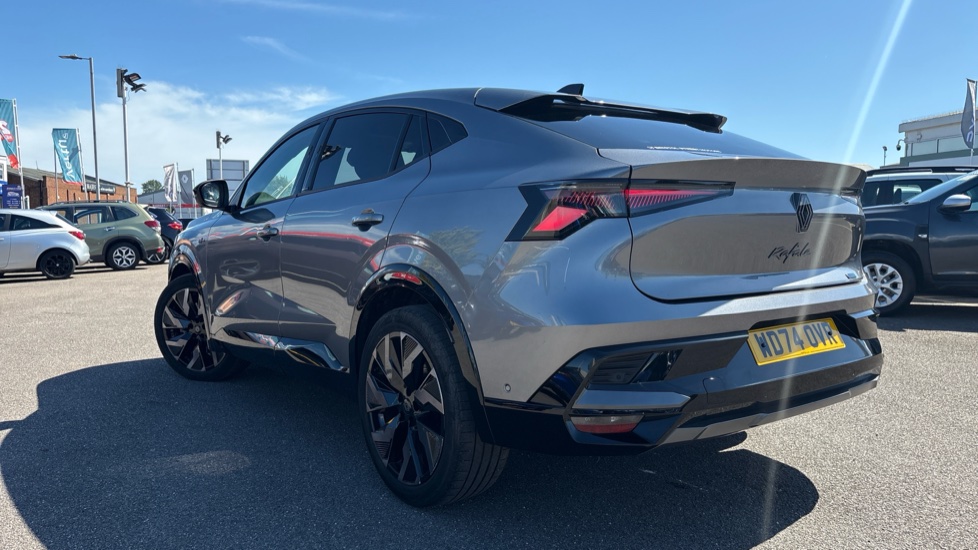 Renault Rafale E-Tech FHEV Iconic Esprit Alpine 5dr Auto 4C Hybrid Estate - Image 39