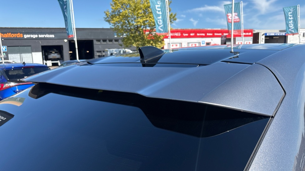 Renault Rafale E-Tech FHEV Iconic Esprit Alpine 5dr Auto 4C Hybrid Estate - Image 41