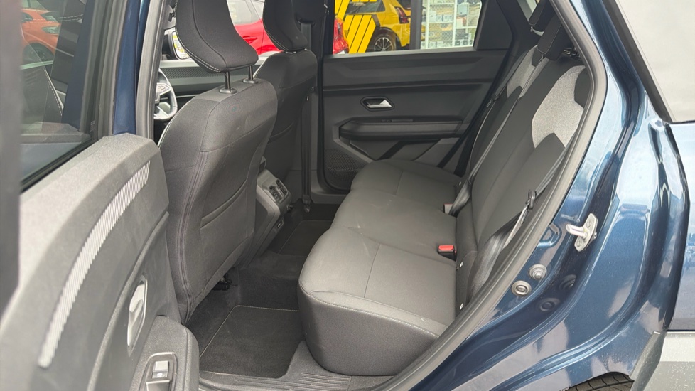 Dacia Bigster 1.8 Hybrid 155 Journey 5dr Auto Hybrid Estate - Image 16