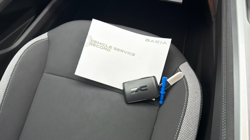 Dacia Bigster 1.8 Hybrid 155 Journey 5dr Auto Hybrid Estate - Image 19