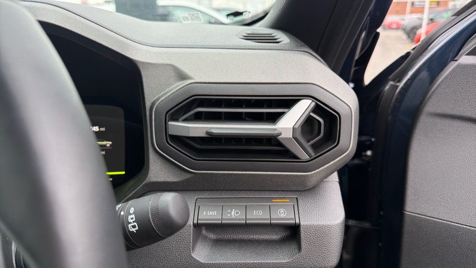 Dacia Bigster 1.8 Hybrid 155 Journey 5dr Auto Hybrid Estate - Image 28