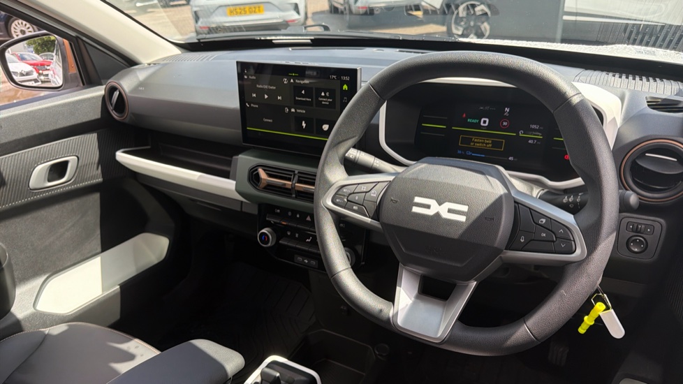 Dacia Spring 24kWh Extreme 100 75kW 5dr Auto Electric Hatchback - Image 11