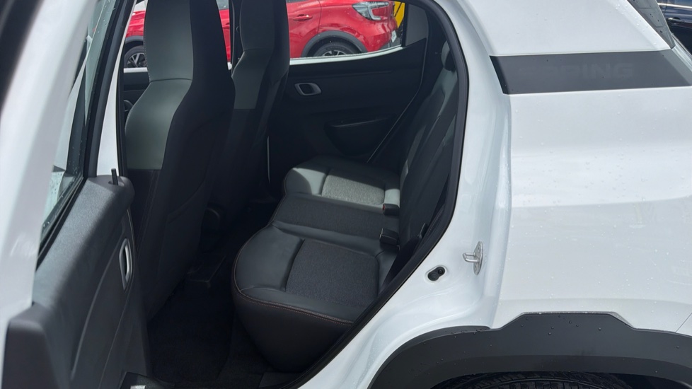 Dacia Spring 24kWh Extreme 100 75kW 5dr Auto Electric Hatchback - Image 16