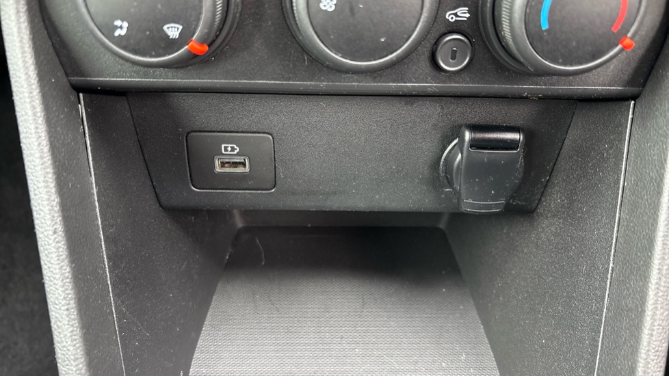Dacia Sandero Stepway 1.0 TCe Comfort 5dr Petrol Hatchback - Image 37