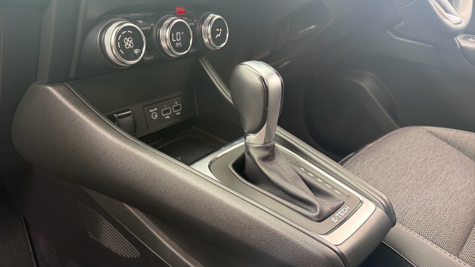 Renault Captur 1.6 E-Tech full hybrid 145 Rive Gauche 5dr Auto Hybrid Hatchback - Image 13