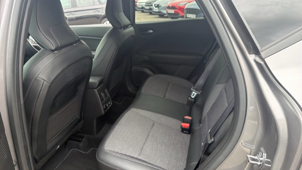 Renault Captur 1.6 E-Tech full hybrid 145 Rive Gauche 5dr Auto Hybrid Hatchback - Image 16