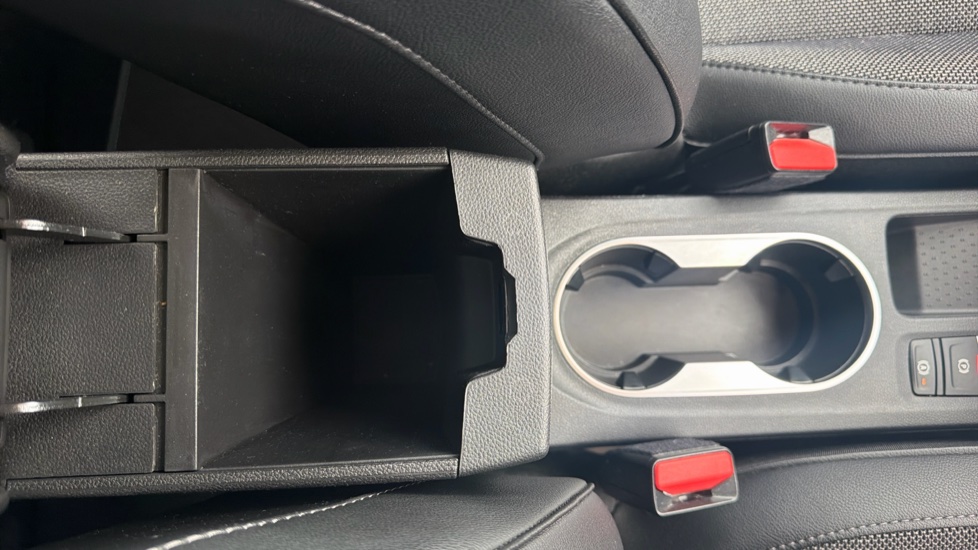 Renault Captur 1.6 E-Tech full hybrid 145 Rive Gauche 5dr Auto Hybrid Hatchback - Image 31