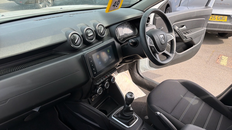 Dacia Duster 1.3 TCe 130 Comfort 5dr Petrol Estate - Image 9