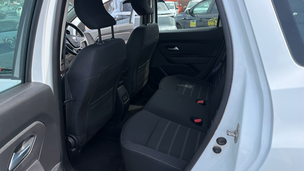 Dacia Duster 1.3 TCe 130 Comfort 5dr Petrol Estate - Image 16