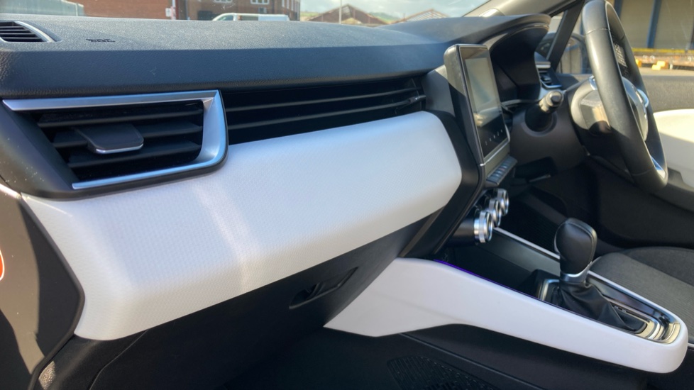 Renault Clio 1.6 E-TECH full hybrid 145 Techno 5dr Auto Hybrid Hatchback - Image 32