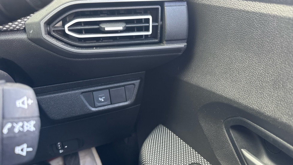 Dacia Sandero 1.0 Tce Expression 5dr Petrol Hatchback - Image 30