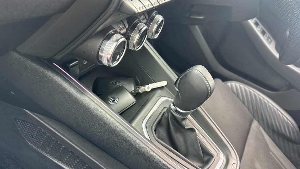 Renault Clio 1.6 E-TECH full hybrid 145 Esprit Alpine 5dr Auto Hybrid Hatchback - Image 13